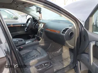 2013 Audi Q7 Premium Plus z VIN WA1LGAFE4DD011769, wystawiony jako IAAI lot #41340571 z przebiegiem 140 122 mil mil oraz . Historia ofert i sprzedaży dostępna na DreamBid. Obrazek 5.