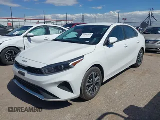 2023 Kia Forte LXS z VIN 3KPF24AD8PE624501, wystawiony jako IAAI lot #42376170 z przebiegiem 49 248 mil mil oraz . Historia ofert i sprzedaży dostępna na DreamBid. Obrazek 2.