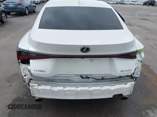 2022 Lexus IS 300 z VIN JTHDA1D23N5121856, wystawiony jako IAAI lot #41146026 z przebiegiem 58 937 mil mil oraz . Historia ofert i sprzedaży dostępna na DreamBid. Obrazek 6.
