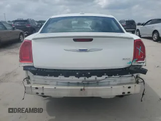 2018 Chrysler 300 Touring z VIN 2C3CCAAG3JH275644, wystawiony jako Copart lot #55079105 z przebiegiem 127 043 mil mil oraz Szkoda całkowita • Salvage title. Historia ofert i sprzedaży dostępna na DreamBid. Obrazek 6.