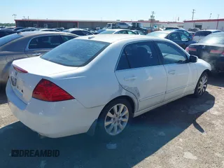 2006 Honda Accord EX-L z VIN 1HGCM66566A004355, wystawiony jako IAAI lot #42081344 z przebiegiem 257 393 mil mil oraz . Historia ofert i sprzedaży dostępna na DreamBid. Obrazek 4.