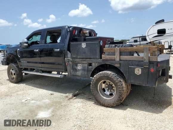 2019 Ford F-350 XL with VIN 1FT8W3DT0KEE63303, listed as a Copart auction lot 59960655 with Not provided miles and Salvage title. Bid and sale history available at DreamBid. Image 2.