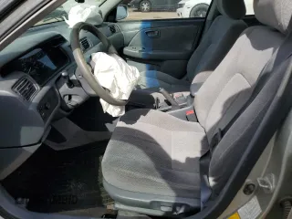 2000 Toyota Camry LE z VIN JT2BF28K0Y0261092, wystawiony jako Copart lot #58008665 z przebiegiem Nie podano mil oraz Szkoda całkowita • Salvage title. Historia ofert i sprzedaży dostępna na DreamBid. Obrazek 7.