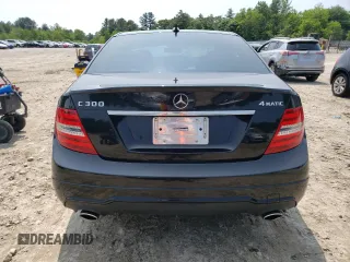 2013 Mercedes-Benz C 300 Sport z VIN WDDGF8AB0DR291960, wystawiony jako Copart lot #60650095 z przebiegiem 88 929 mil mil oraz Czysty tytuł • Clean title. Historia ofert i sprzedaży dostępna na DreamBid. Obrazek 6.