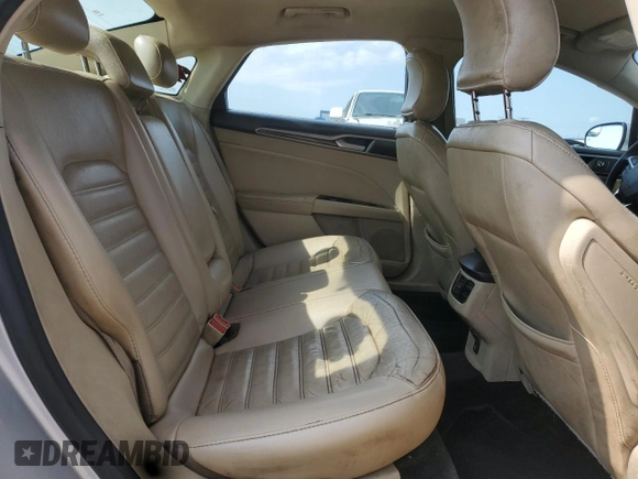 2016 Ford Fusion SE z VIN 3FA6P0HDXGR369218, wystawiony jako Copart lot #61225875 z przebiegiem 176 559 mil mil oraz Szkoda całkowita • Salvage title. Historia ofert i sprzedaży dostępna na DreamBid. Obrazek 10.