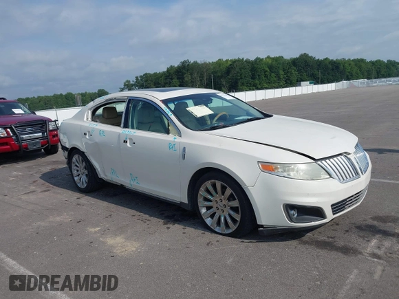 2009 Lincoln MKS z VIN 1LNHM94R59G620735, wystawiony jako IAAI lot #39793140 z przebiegiem 147 201 mil mil oraz . Historia ofert i sprzedaży dostępna na DreamBid. Obrazek 1.