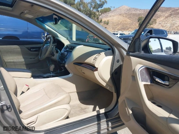 2014 Nissan Altima 3.5 SL with VIN 1N4BL3AP8EC103594, listed as a IAAI auction lot 40391876 with 148,014 mi miles. Bid and sale history available at carsss.com. Image 5.