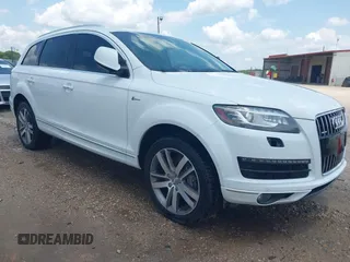 2015 Audi Q7 Premium Plus z VIN WA1LGAFE1FD016429, wystawiony jako IAAI lot #42453301 z przebiegiem 123 139 mil mil oraz . Historia ofert i sprzedaży dostępna na DreamBid. Obrazek 1.
