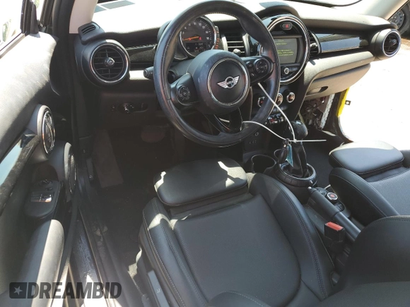 2017 MINI Hardtop Cooper S z VIN WMWXP7C57H3B93817, wystawiony jako Copart lot #59488135 z przebiegiem 68 596 mil mil oraz Szkoda całkowita • Salvage title. Historia ofert i sprzedaży dostępna na DreamBid. Obrazek 8.