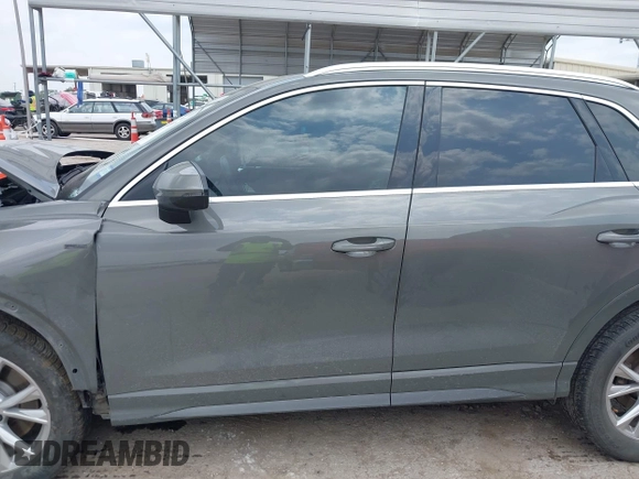 2021 Audi Q3 S line Premium z VIN WA1DECF33M1040282, wystawiony jako IAAI lot #42162587 z przebiegiem 90 509 mil mil oraz . Historia ofert i sprzedaży dostępna na DreamBid. Obrazek 15.