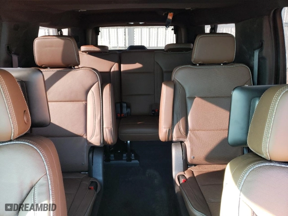 2021 Chevrolet Suburban High Country with VIN 1GNSKGKL5MR135826, listed as a Copart auction lot 82916583 with 58,001 mi miles. Bid and sale history available at carsss.com. Image 10.