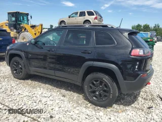 2020 Jeep Cherokee Trailhawk Elite with VIN 1C4PJMBN2LD546324, listed as a Copart auction lot 60826494 with 79,625 mi miles and Salvage title. Bid and sale history available at DreamBid. Image 2.