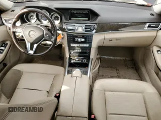 2015 Mercedes-Benz E 350 Sport z VIN WDDHF5KB6FB125374, wystawiony jako Copart lot #56435755 z przebiegiem 103 334 mil mil oraz Szkoda całkowita • Salvage title. Historia ofert i sprzedaży dostępna na DreamBid. Obrazek 8.