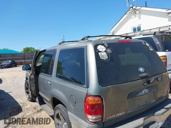 2000 Ford Explorer XLT with VIN 1FMZU63E0YZC65266, listed as a IAAI auction lot 42004786 with 273,397 mi miles and . Bid and sale history available at DreamBid. Image 3.