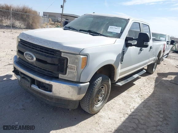 2017 Ford Super Duty F-250 SRW Lariat with VIN 1FT7W2B60HED25658, listed as a IAAI auction lot 41675677 with 162,395 mi miles. Bid and sale history available at carsss.com. Image 17.