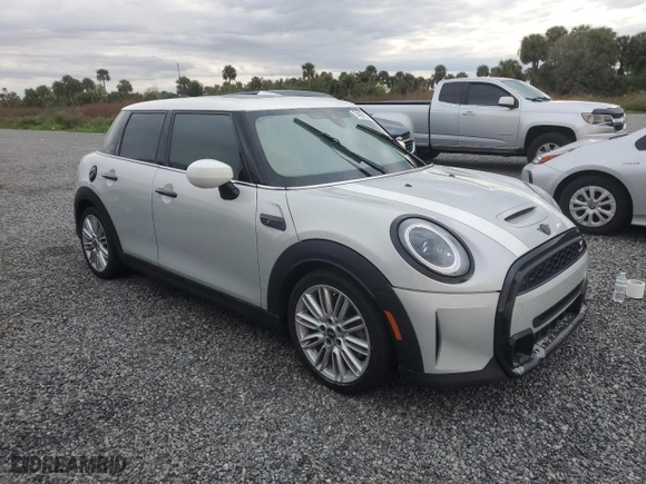 2023 MINI Hardtop 4 Door Cooper S with VIN WMW53DK03P2T16781, listed as a Copart auction lot 74671614 with 0 mi miles and Non Repairable. Bid and sale history available at carsss.com. Image 4.