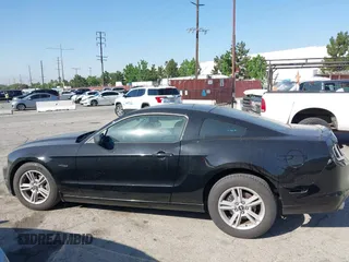 2014 Ford Mustang V6 z VIN 1ZVBP8AM5E5304212, wystawiony jako IAAI lot #42349481 z przebiegiem 18 478 mil mil oraz . Historia ofert i sprzedaży dostępna na DreamBid. Obrazek 14.