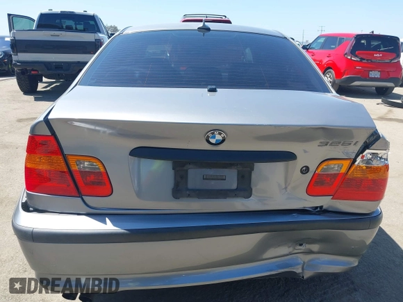 2004 BMW 3 Series 325i z VIN WBAET37404NJ42636, wystawiony jako IAAI lot #42312477 z przebiegiem 201 849 mil mil oraz . Historia ofert i sprzedaży dostępna na DreamBid. Obrazek 16.