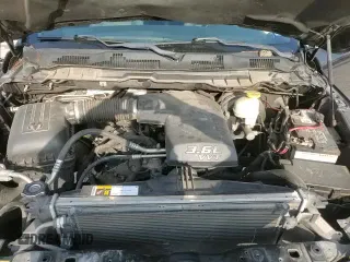 2017 Ram 1500 Express z VIN 3C6JR6AG4HG598942, wystawiony jako Copart lot #54698805 z przebiegiem 93 171 mil mil oraz Szkoda całkowita • Salvage title. Historia ofert i sprzedaży dostępna na DreamBid. Obrazek 14.