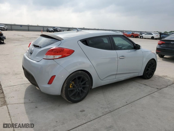 2014 Hyundai Veloster with VIN KMHTC6AD8EU213282, listed as a Copart auction lot 51631815 with 161,689 mi miles and Clean Title. Bid and sale history available at carsss.com. Image 3.