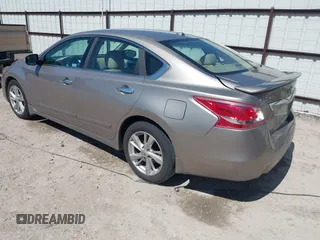 2013 Nissan Altima SV with VIN 1N4AL3AP0DN558180, listed as a IAAI auction lot 41739869 with 232,134 mi miles and . Bid and sale history available at carsss.com. Image 3.