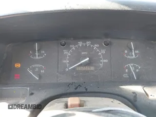 1997 Ford F-250 z VIN 1FTHX25G1VEC11525, wystawiony jako IAAI lot #42063357 z przebiegiem 226 222 mil mil oraz . Historia ofert i sprzedaży dostępna na DreamBid. Obrazek 7.