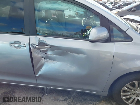 2017 Toyota Sienna XLE Auto Access Seat with VIN 5TDYZ3DC6HS809784, listed as a IAAI auction lot 41546264 with 98,937 mi miles and . Bid and sale history available at DreamBid. Image 19.