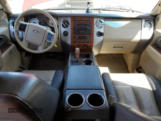 2007 Ford Expedition Eddie Bauer z VIN 1FMFU18587LA39587, wystawiony jako Copart lot #51961305 z przebiegiem 149 206 mil mil oraz Szkoda całkowita • Salvage title. Historia ofert i sprzedaży dostępna na DreamBid. Obrazek 8.