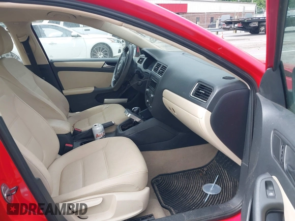 2012 Volkswagen Jetta SE with VIN 3VWDX7AJ9CM352425, listed as a IAAI auction lot 42711352 with Not provided miles and . Bid and sale history available at DreamBid. Image 5.
