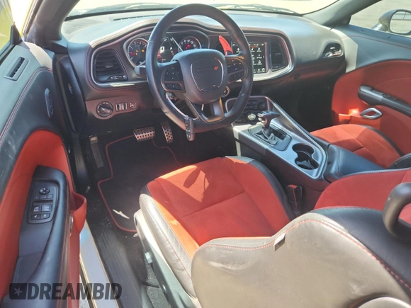 2021 Dodge Challenger R/T Scat Pack Widebody z VIN 2C3CDZFJ8MH594266, wystawiony jako Copart lot #56887575 z przebiegiem 28 748 mil mil oraz Szkoda całkowita • Salvage title. Historia ofert i sprzedaży dostępna na DreamBid. Obrazek 8.