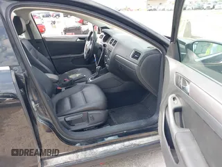 2014 Volkswagen Jetta TDI w/Premium/Nav с VIN 3VWLL7AJ2EM415312, выставлен на аукционе IAAI как лот 42123936 с пробегом 47 874 миль миль и . История ставок и продаж доступна на DreamBid. Изображение 5.