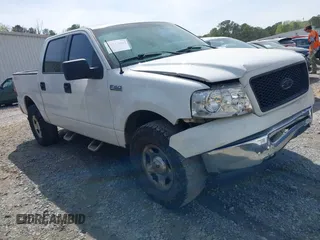 2006 Ford F-150 XLT with VIN 1FTRW12W56KA65159, listed as a IAAI auction lot 41913062 with 271,996 mi miles. Bid and sale history available at carsss.com. Image 1.