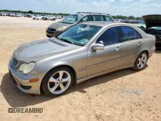 2005 Mercedes-Benz C 230 Kompressor с VIN WDBRF40J65A755885, выставлен на аукционе Copart как лот 62019525 с пробегом 112 438 миль миль и Списание • Salvage title. История ставок и продаж доступна на DreamBid. Изображение 1.