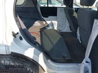 2002 Isuzu Rodeo S with VIN 4S2CK58W524321108, listed as a IAAI auction lot 42352330 with 270,614 mi miles and . Bid and sale history available at DreamBid. Image 8.