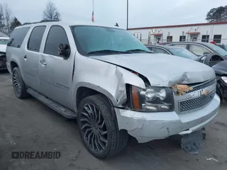 2011 Chevrolet Suburban LS with VIN 1GNSCHE07BR241468, listed as a IAAI auction lot 41376362 with 277,907 mi miles. Bid and sale history available at carsss.com. Image 1.