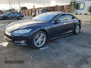 2015 Tesla Model S 85D with VIN 5YJSA4H28FF091449, listed as a Copart auction lot 44650715 with 54,676 mi miles and Salvage Title. Bid and sale history available at carsss.com. Image 1.