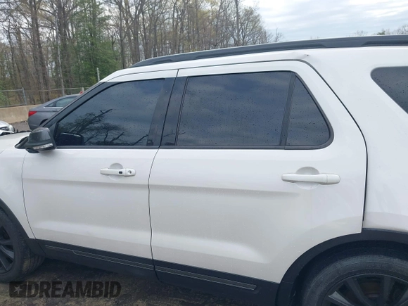 2018 Ford Explorer XLT with VIN 1FM5K8D81JGA17361, listed as a IAAI auction lot 41845265 with 105,891 mi miles and . Bid and sale history available at carsss.com. Image 14.