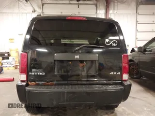 2007 Dodge Nitro SXT with VIN 1D8GU28K67W663621, listed as a IAAI auction lot 41691529 with 211,556 mi miles. Bid and sale history available at carsss.com. Image 17.