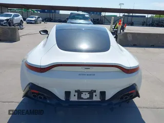 2019 Aston Martin Vantage z VIN SCFSMGAW4KGN01848, wystawiony jako IAAI lot #42032076 z przebiegiem 54 469 mil mil oraz . Historia ofert i sprzedaży dostępna na DreamBid. Obrazek 17.
