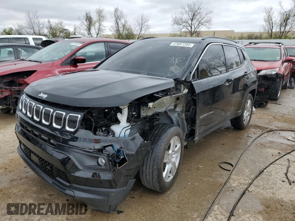 2022 Jeep Compass Latitude with VIN 3C4NJCBB8NT109576, listed as a Copart auction lot 47607294 with 28,863 mi miles and Salvage Title. Bid and sale history available at carsss.com. Image 1.