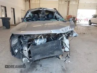 2019 Jeep Compass Latitude с VIN 3C4NJDBB1KT622637, выставлен на аукционе IAAI как лот 42567584 с пробегом Не указан миль и . История ставок и продаж доступна на DreamBid. Изображение 12.