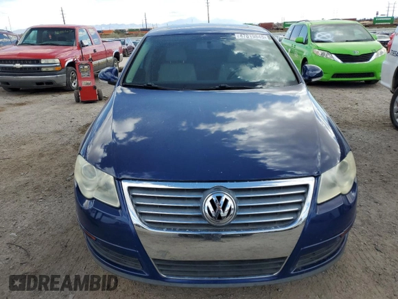 2008 Volkswagen Passat Komfort z VIN WVWAK73C38P090731, wystawiony jako Copart lot #47819845 z przebiegiem 150 608 mil mil oraz Szkoda całkowita • Salvage title. Historia ofert i sprzedaży dostępna na DreamBid. Obrazek 5.