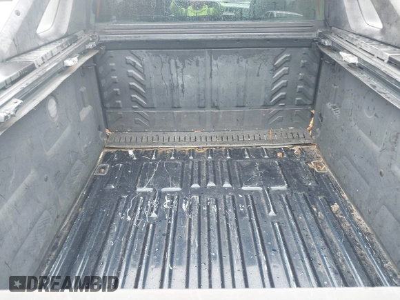 2004 Chevrolet Avalanche Z66 with VIN 3GNEC12T04G328800, listed as a IAAI auction lot 41465085 with 230,192 mi miles and . Bid and sale history available at DreamBid. Image 17.