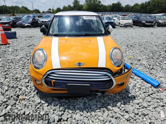 2015 MINI Hardtop z VIN WMWXM5C50F3A57281, wystawiony jako Copart lot #64920085 z przebiegiem 125 537 mil mil oraz Szkoda całkowita • Salvage title. Historia ofert i sprzedaży dostępna na DreamBid. Obrazek 5.