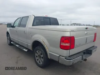 2006 Lincoln Mark LT with VIN 5LTPW185X6FJ17249, listed as a IAAI auction lot 42146867 with 1 mi miles. Bid and sale history available at carsss.com. Image 3.