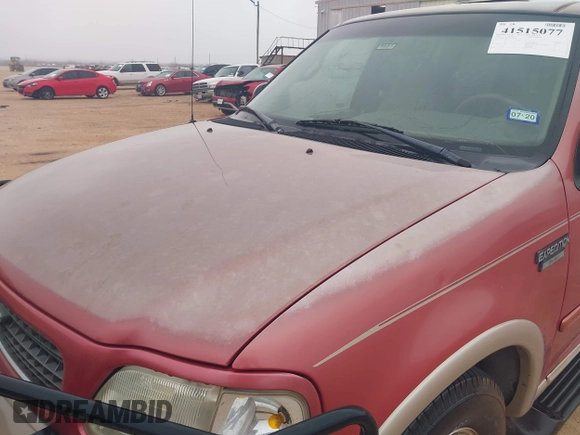 1998 Ford Expedition XLT with VIN 1FMRU17L0WLC05452, listed as a IAAI auction lot 41515077 with 113,219 mi miles. Bid and sale history available at carsss.com. Image 6.