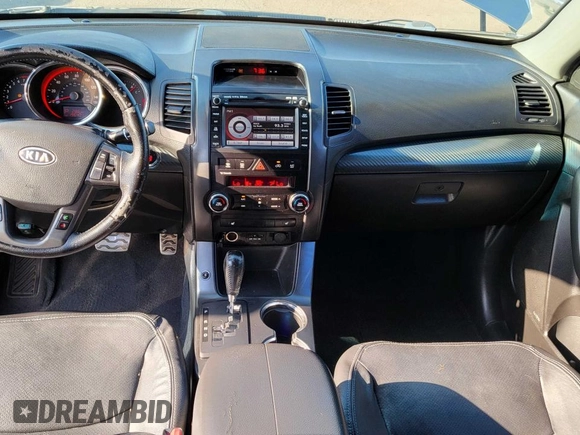 2011 Kia Sorento SX with VIN 5XYKW4A23BG164399, listed as a Copart auction lot 62526505 with 196,401 mi miles and Clean title. Bid and sale history available at DreamBid. Image 9.