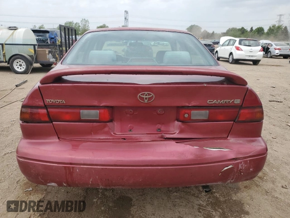 1998 Toyota Camry LE z VIN JT2BG22K6W0179063, wystawiony jako Copart lot #56998295 z przebiegiem 251 129 mil mil oraz Szkoda całkowita • Salvage title. Historia ofert i sprzedaży dostępna na DreamBid. Obrazek 6.