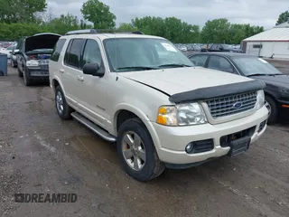 2005 Ford Explorer Limited z VIN 1FMDU75W75ZA09868, wystawiony jako IAAI lot #42304705 z przebiegiem 213 776 mil mil oraz . Historia ofert i sprzedaży dostępna na DreamBid. Obrazek 1.