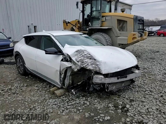 2022 Kia EV6 Light with VIN KNDC34LB6N5043275, listed as a Copart auction lot 87900005 with 157,826 mi miles and Salvage Title. Bid and sale history available at carsss.com. Image 14.